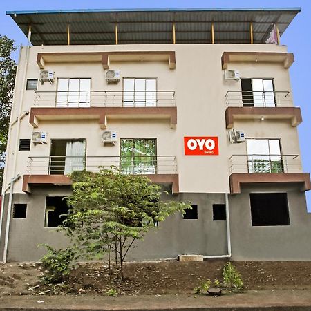 Hotel O Om Sai Residency Lodging And Boarding Taloje Budrukh Esterno foto