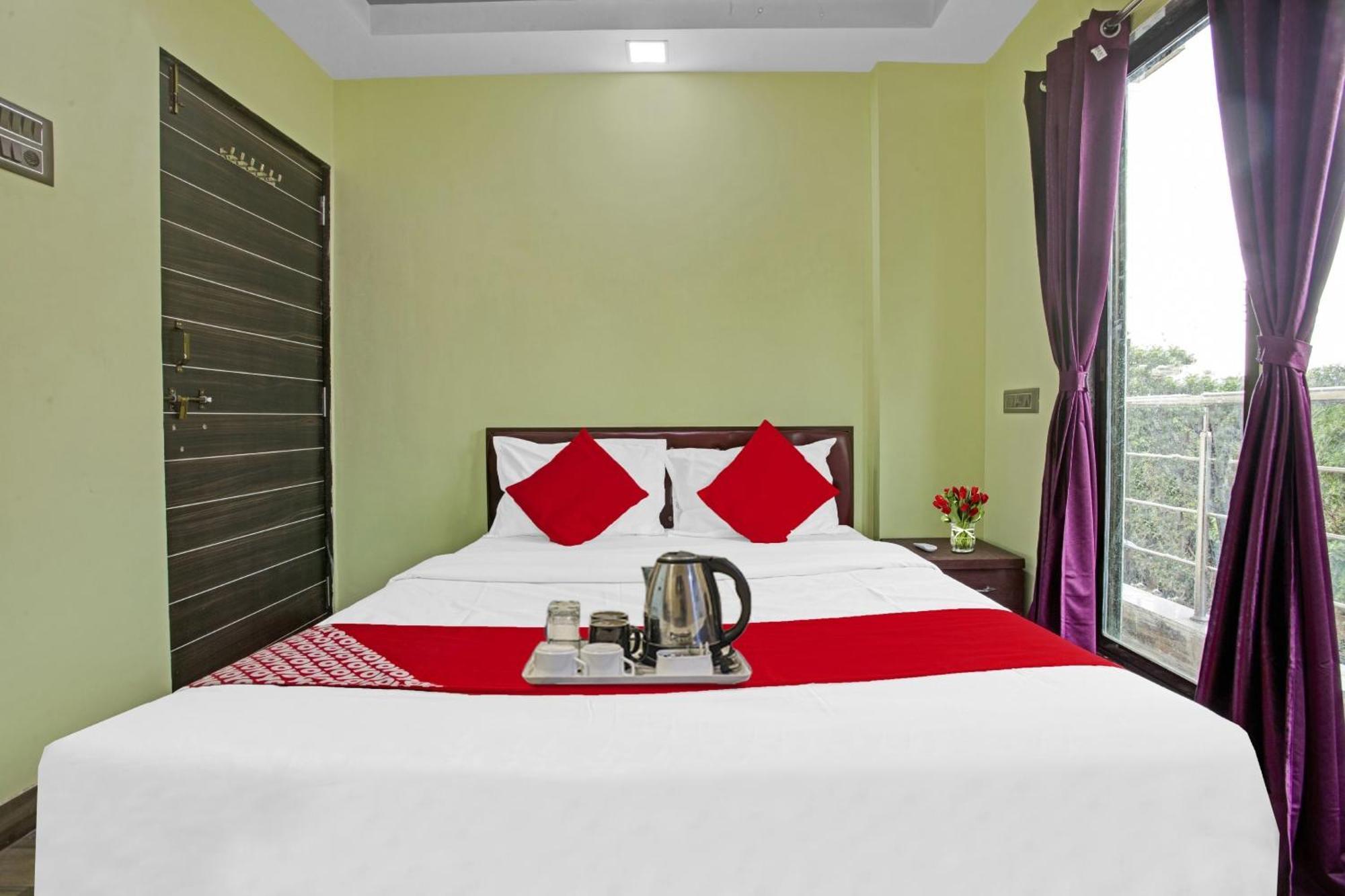 Hotel O Om Sai Residency Lodging And Boarding Taloje Budrukh Esterno foto