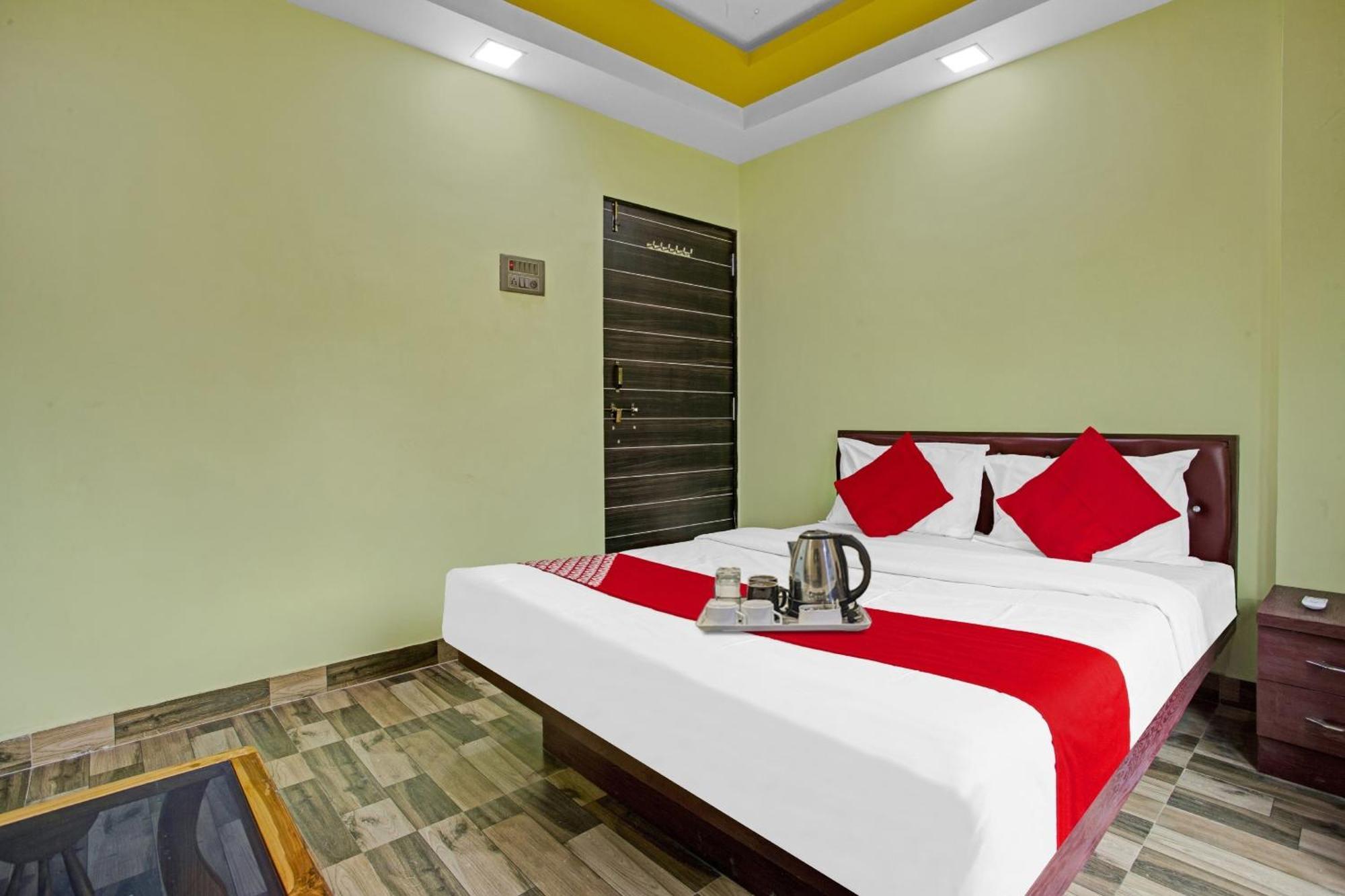 Hotel O Om Sai Residency Lodging And Boarding Taloje Budrukh Esterno foto