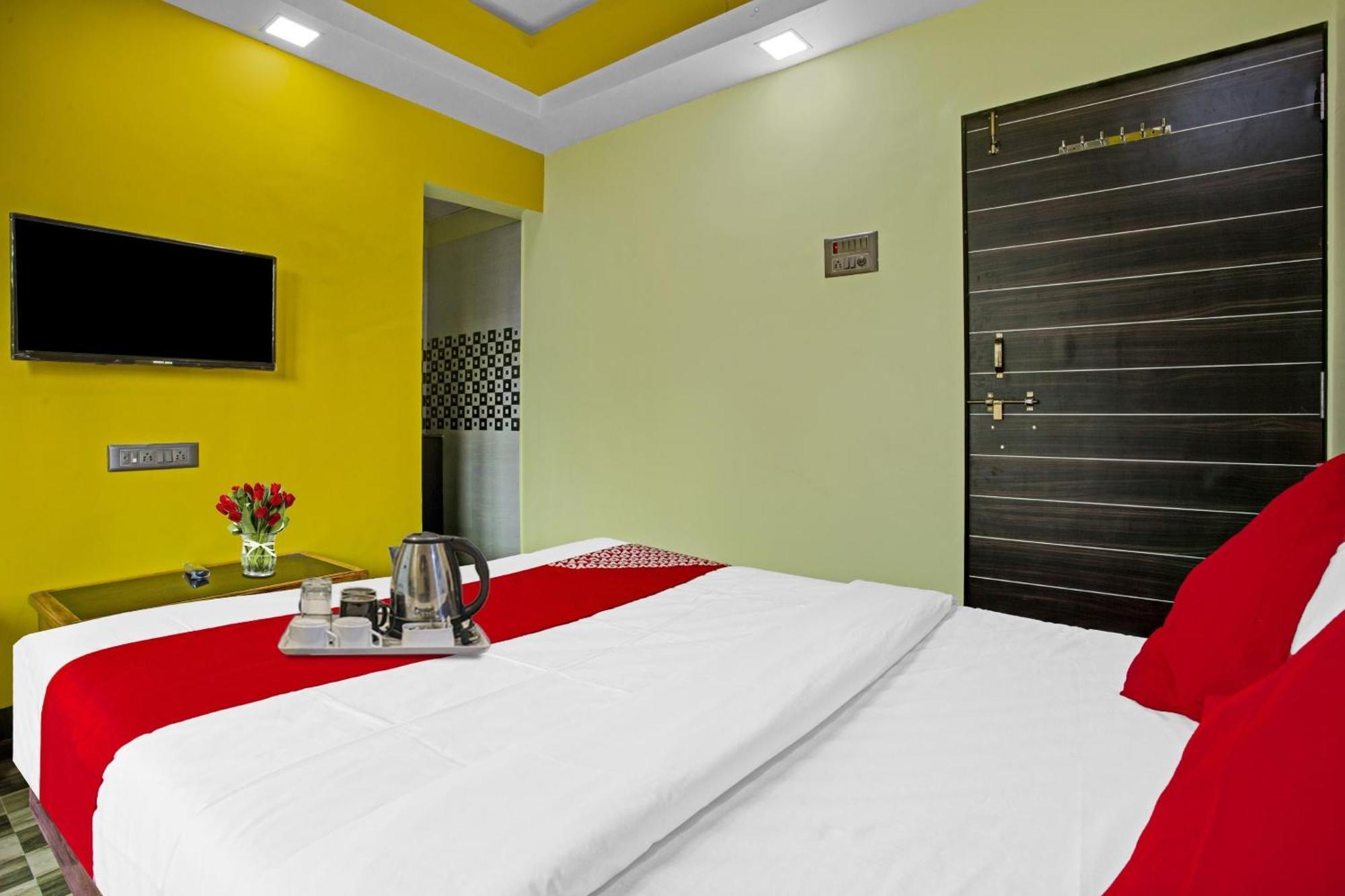 Hotel O Om Sai Residency Lodging And Boarding Taloje Budrukh Esterno foto