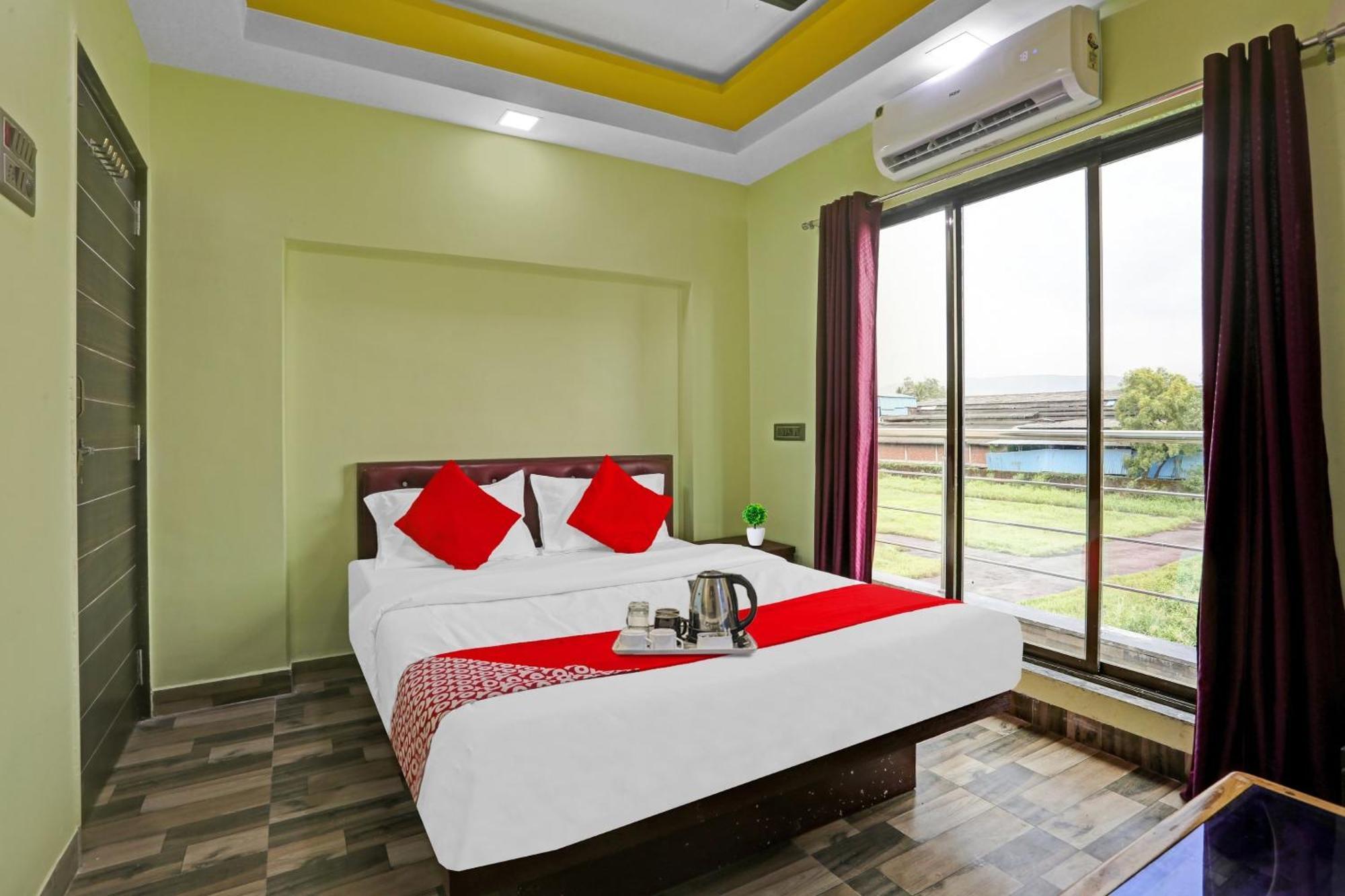 Hotel O Om Sai Residency Lodging And Boarding Taloje Budrukh Esterno foto